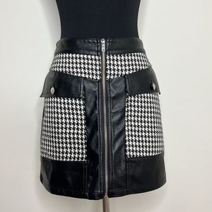 SIGNATURE8 Vegan Leather Gingham Print Black Mini Skirt S